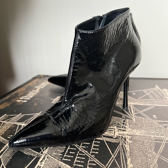 Le Chateau - Black stiletto booties - Picture 4 of 13